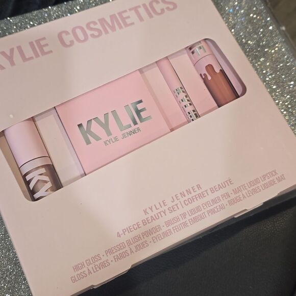 Kylie Cosmetics 4-PC Beauty Set Coffret